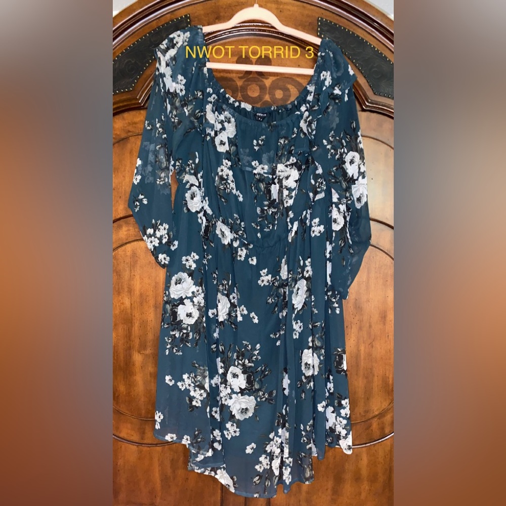 NWOT TORRID 3 OFF SHOULDER DRESS